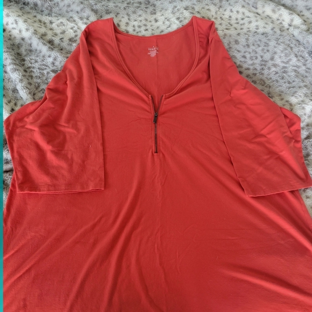 Torrid 3/4 length sleeve V neck tunic with working zipper